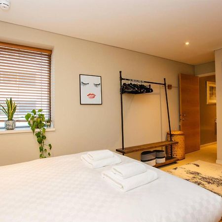 Modern 3 Bedroom Apartment In Paddington Londra Exterior foto