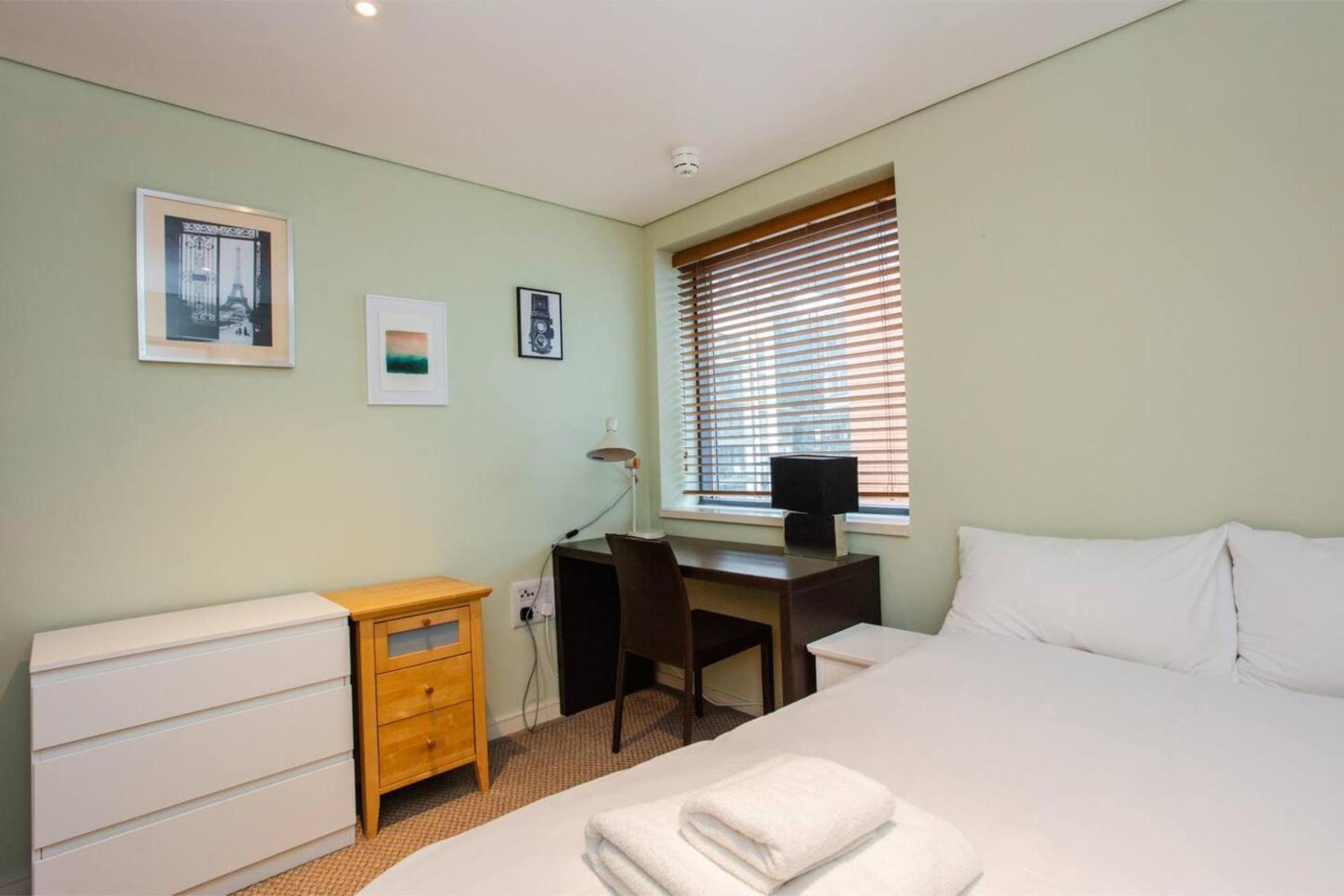Modern 3 Bedroom Apartment In Paddington Londra Exterior foto
