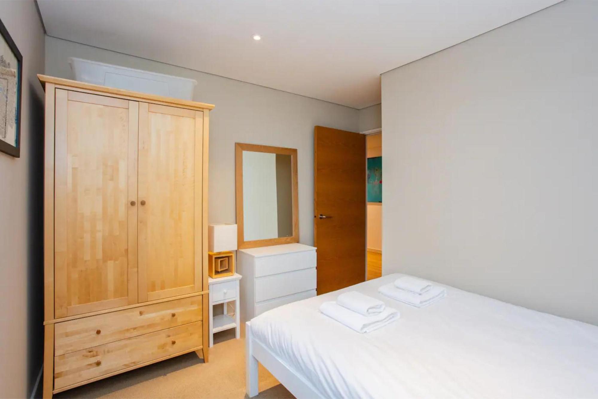 Modern 3 Bedroom Apartment In Paddington Londra Exterior foto
